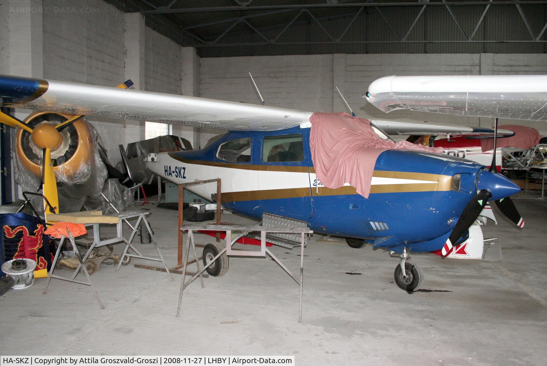 HA-SKZ, 1978 Cessna 210M Centurion C/N 21062785, LHBY - Böny Airport, Hungary