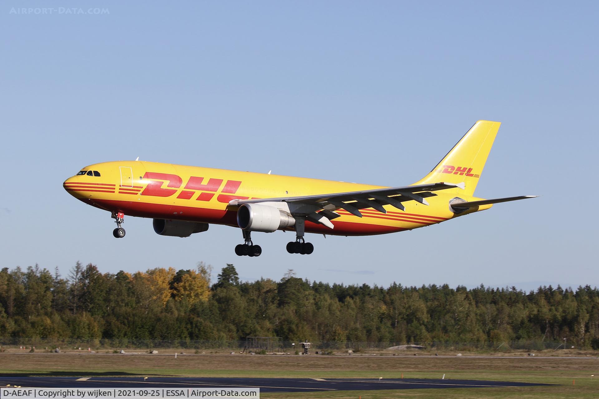 D-AEAF, 2002 Airbus A300B4-622R(F) C/N 836, RWY 26