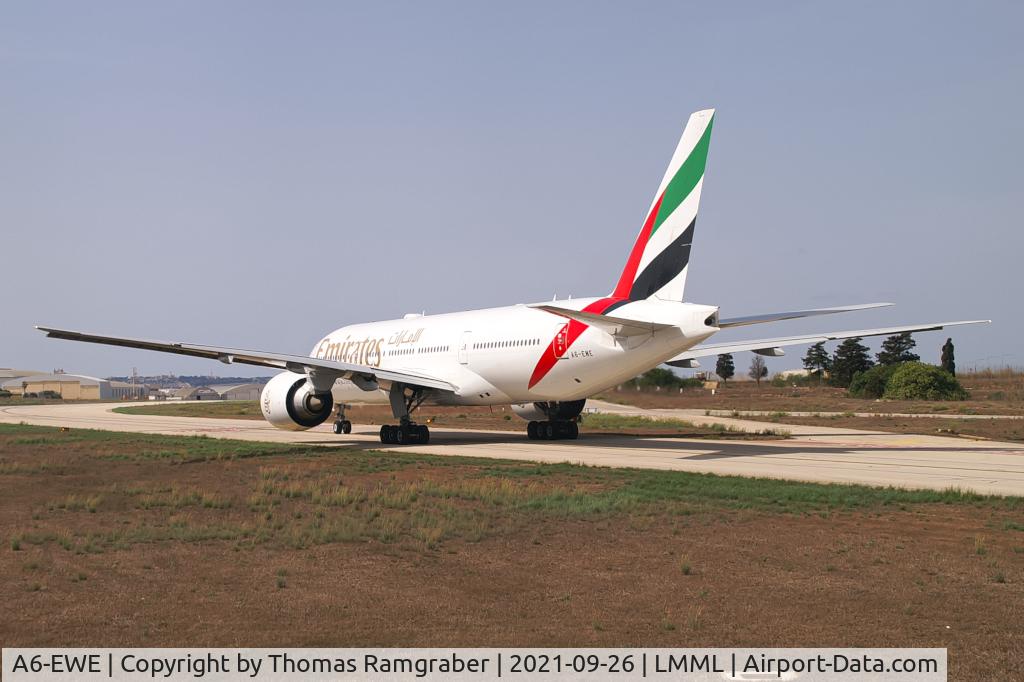 A6-EWE, 2008 Boeing 777-21H/LR C/N 35582, Emirates Boeing 777-200LR