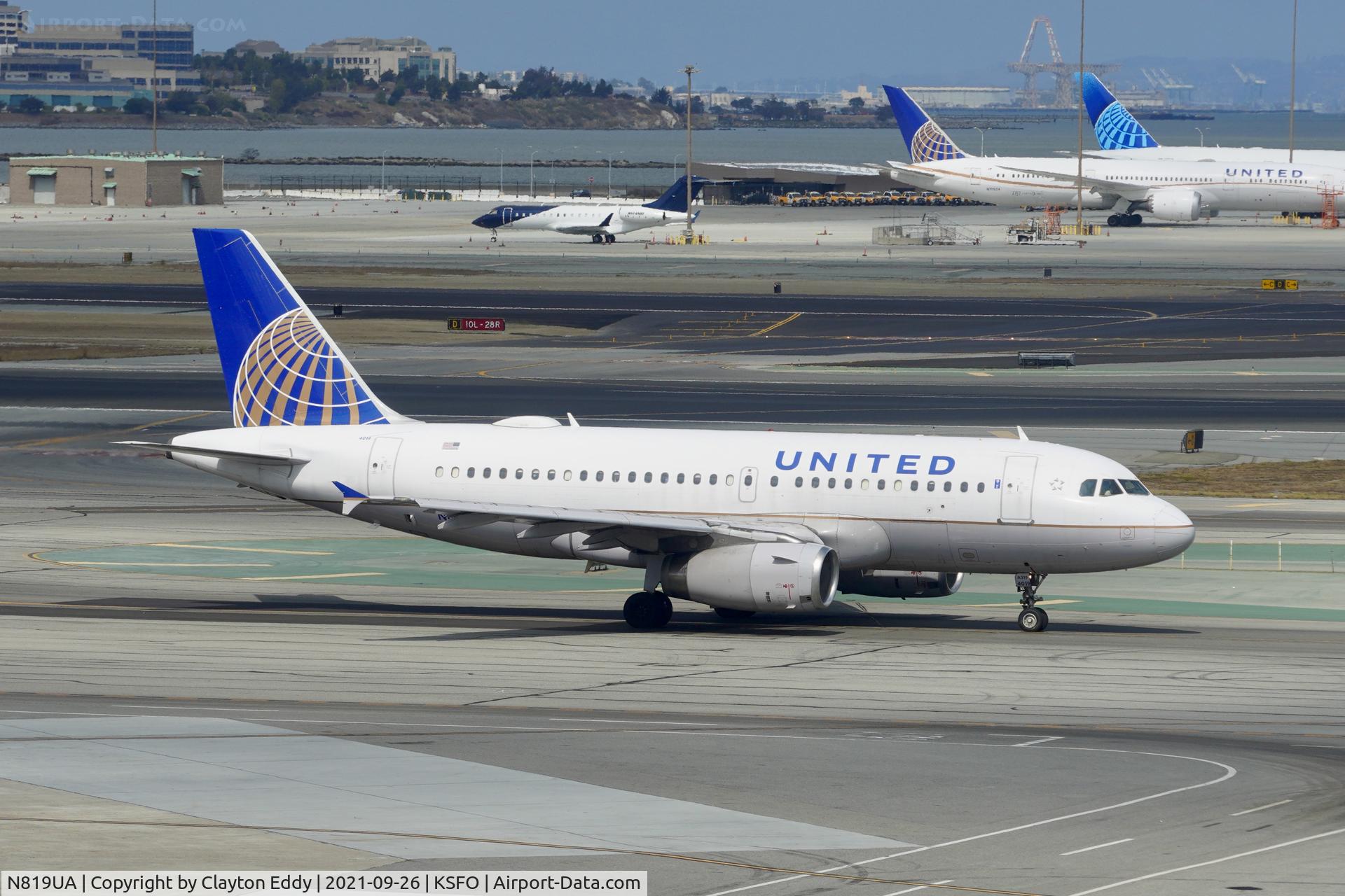 N819UA, 1998 Airbus A319-131 C/N 893, Sky Terrace SFO 2021.