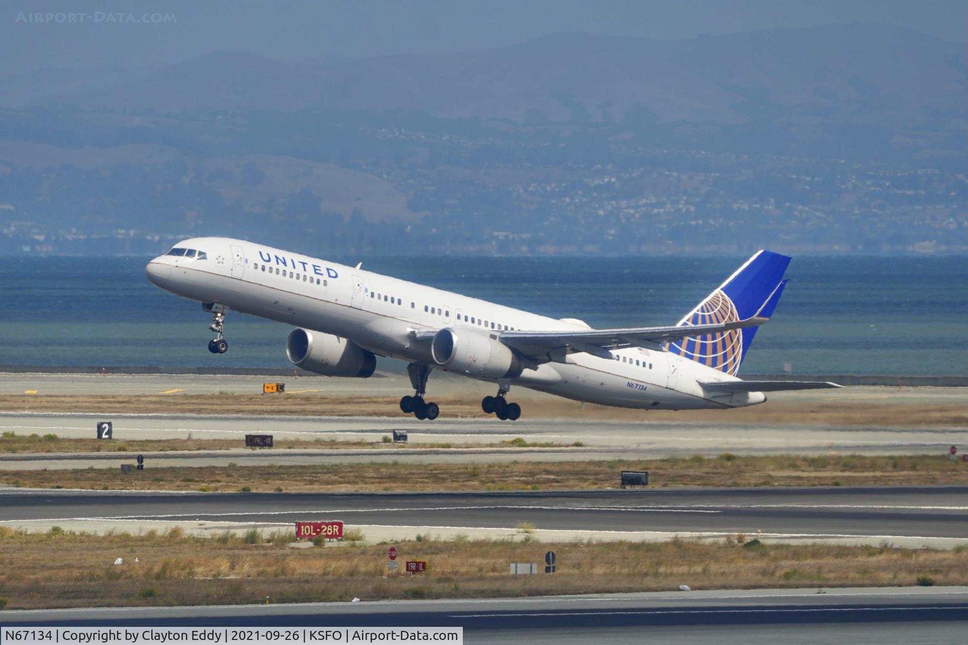 N67134, 1999 Boeing 757-224 C/N 29283, Sky Terrace SFO 2021.