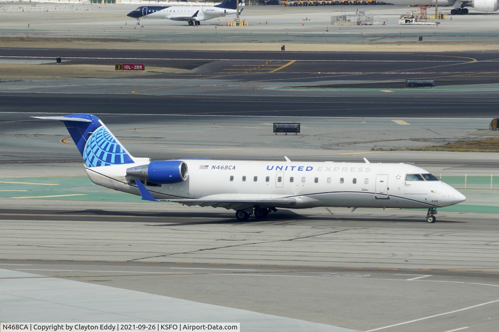 N468CA, 2002 Bombardier CRJ-200ER (CL-600-2B19) C/N 7649, Sky Terrace SFO 2021.