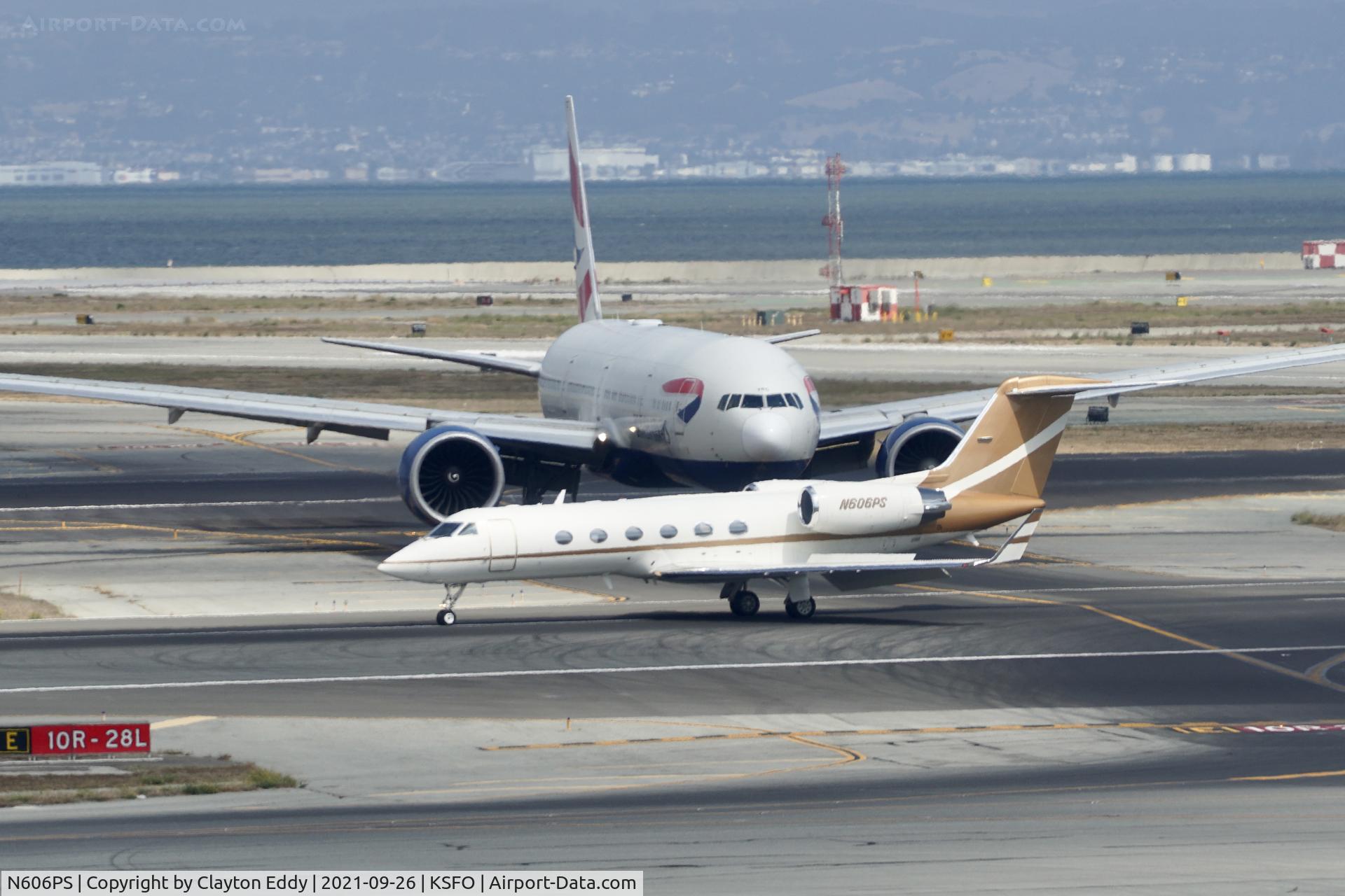 N606PS, 2002 Gulfstream Aerospace G-IV C/N 1477, Sky Terrace SFO 2021.