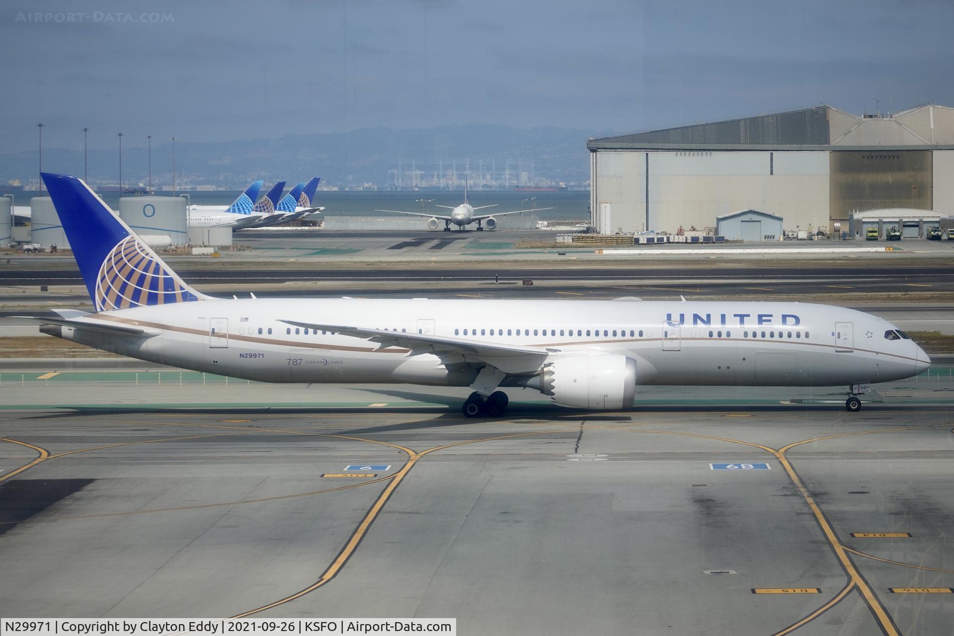 N29971, 2017 Boeing 787-9 Dreamliner Dreamliner C/N 60147, Sky Terrace SFO 2021.
