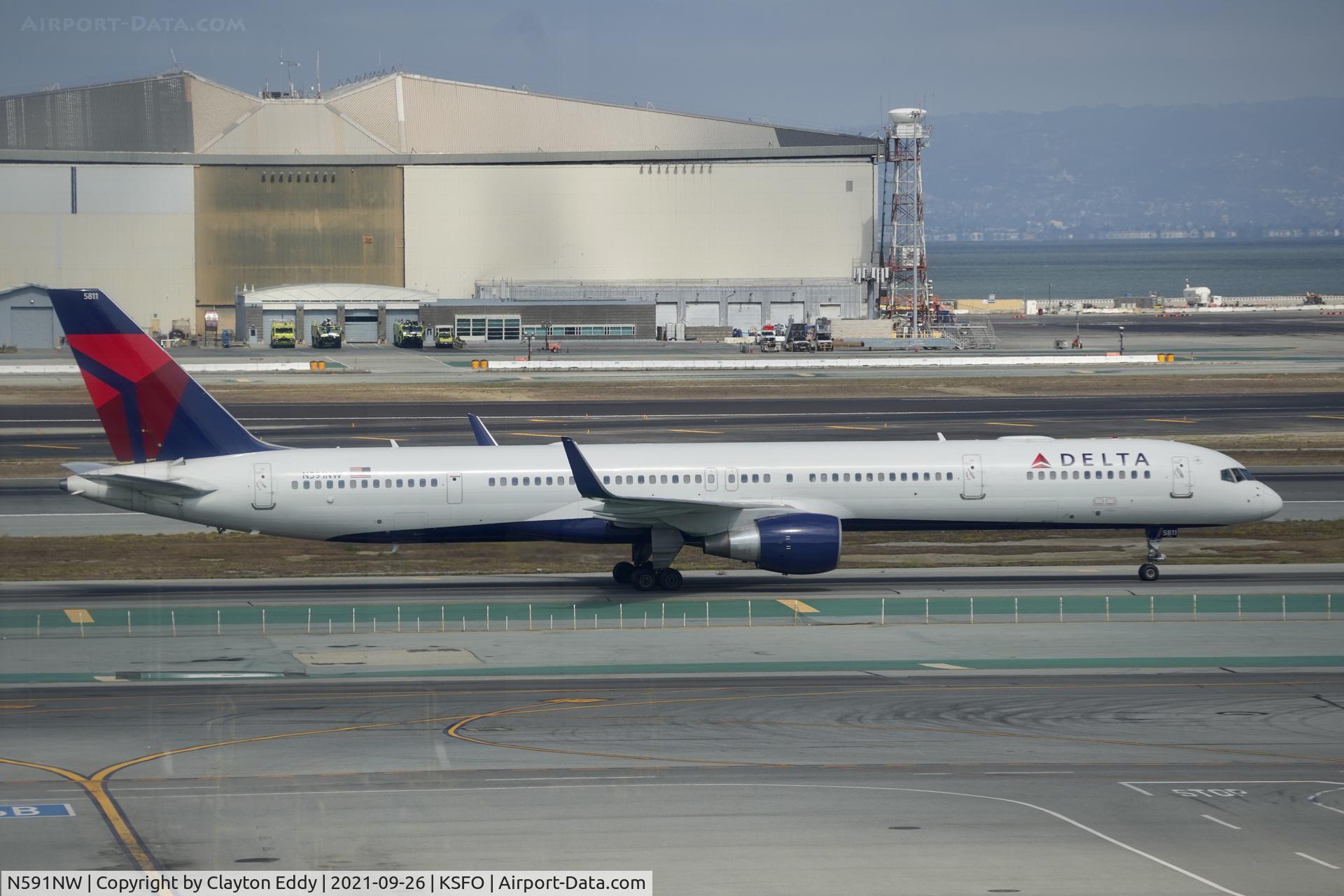 N591NW, 2003 Boeing 757-351 C/N 32991, Sky Terrace SFO 2021.
