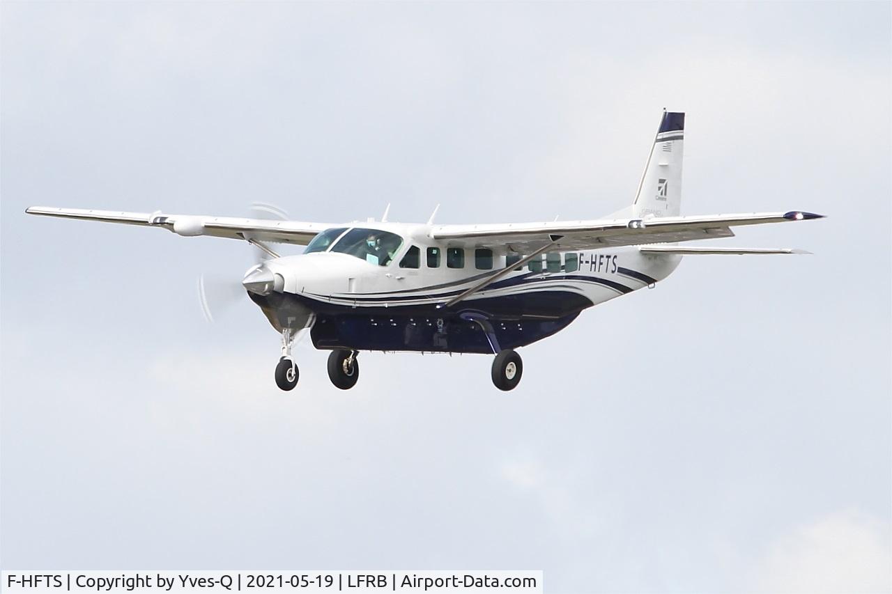 F-HFTS, 2016 Cessna 208B Grand Caravan C/N 208B5265, Textron Aviation Inc. Grand Caravan 208B, Short approach rwy 25L, Brest-Bretagne airport (LFRB-BES)