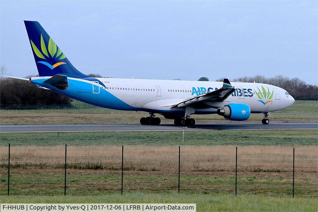 F-HHUB, 2000 Airbus A330-223 C/N 343, Airbus A330-223, Taxiing rwy 07R, Brest-Bretagne airport (LFRB-BES)