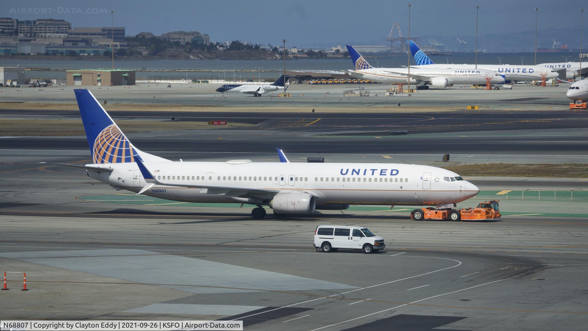 N68807, 2013 Boeing 737-924/ER C/N 42819, Sky Terrace SFO 2021.