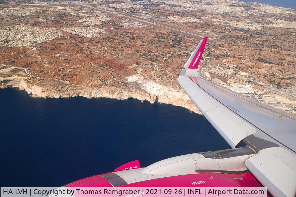 HA-LVH, 2020 Airbus A321-271NX C/N 9164, Wizzair Airbus A321Neo inflight MLA -> VIE