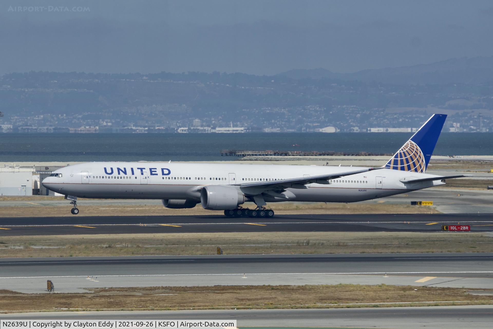 N2639U, 2017 Boeing 777-300/ER C/N 62650, Sky Terrace SFO 2021.