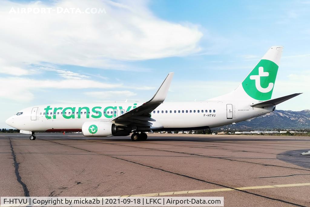 F-HTVU, 2012 Boeing 737-86J C/N 37770, Parked