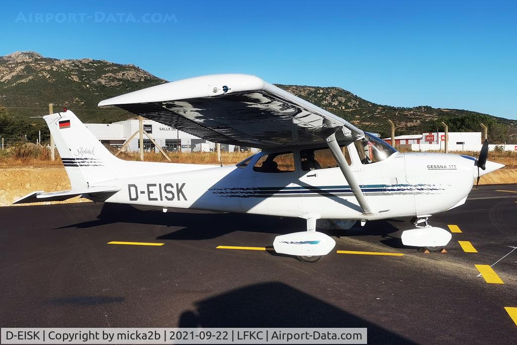 D-EISK, Cessna 172R C/N 172-80165, Parked