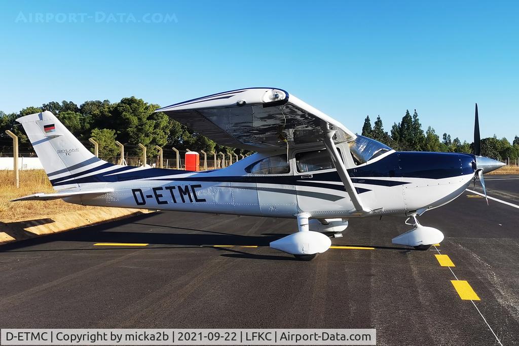 D-ETMC, 2006 Cessna T182T Turbo Skylane C/N T18208586, Parked