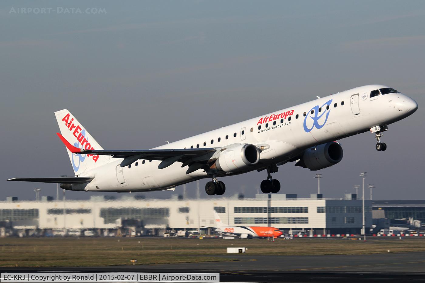 EC-KRJ, 2008 Embraer 195LR (ERJ-190-200LR) C/N 19000196, at bru