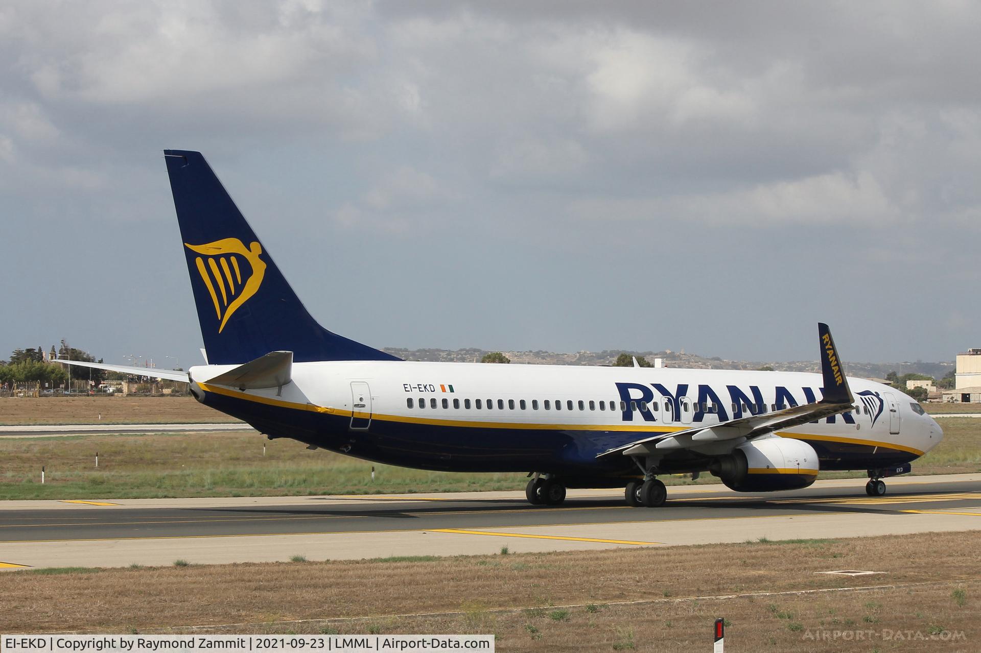 EI-EKD, 2010 Boeing 737-8AS C/N 35024, B737-800 EI-EKD Ryanair