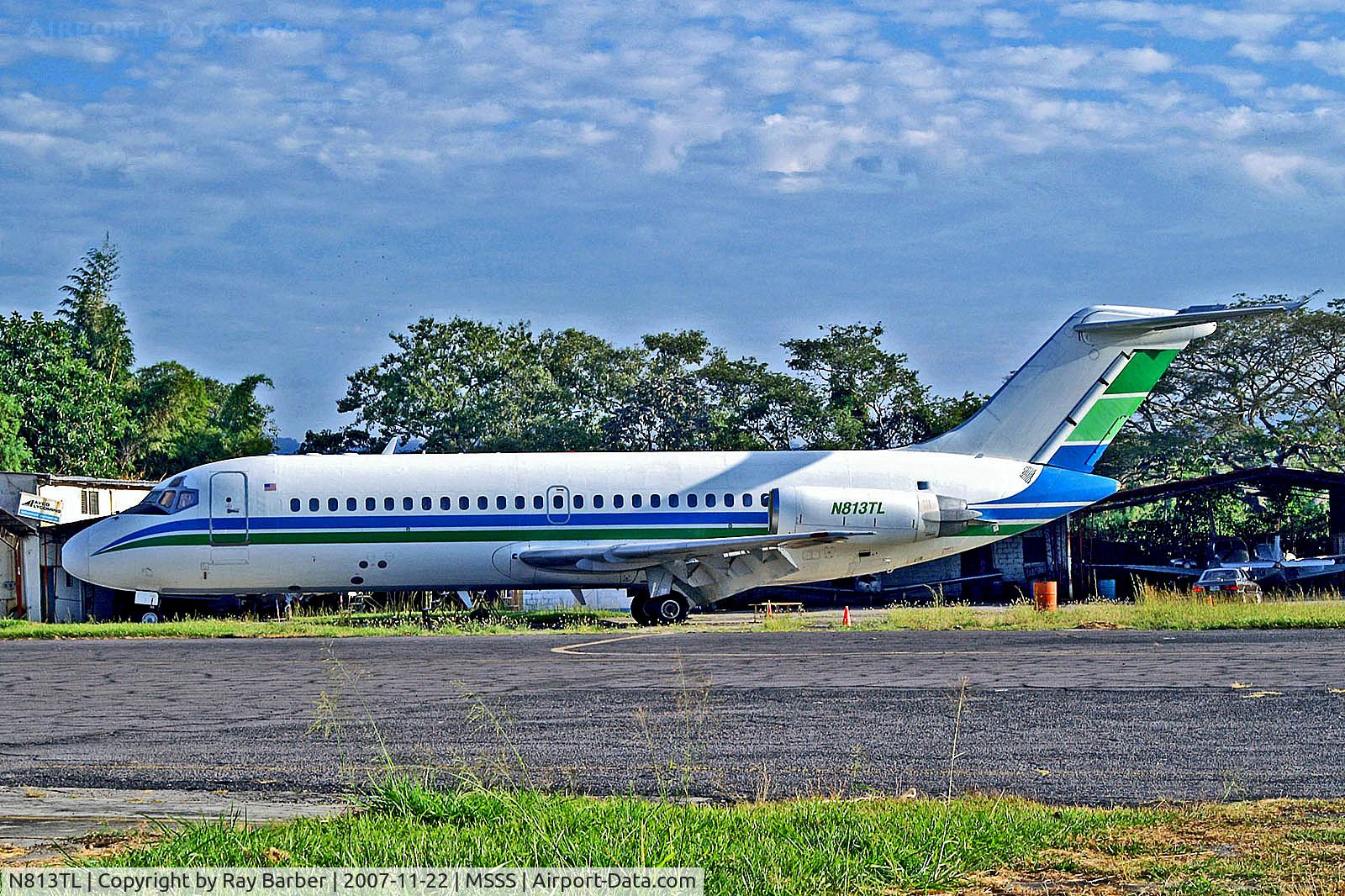 N813TL, 1966 Douglas DC-9-15 C/N 45732, N813TL   McDonnell Douglas DC-9-15 [45732] (Robinson Air Crane) San Salvador-Ilopango Int'l 22/11/2007