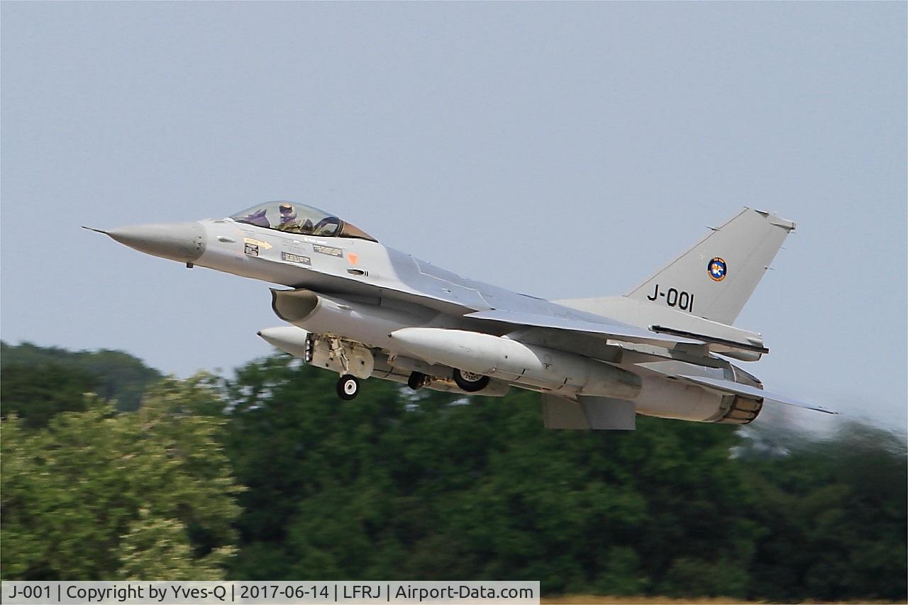 J-001, Fokker F-16AM Fighting Falcon C/N 6D-157, Fokker F-16AM Fighting Falcon, Take off rwy 26, Landivisiau Naval Air Base (LFRJ) Tiger Meet 2017