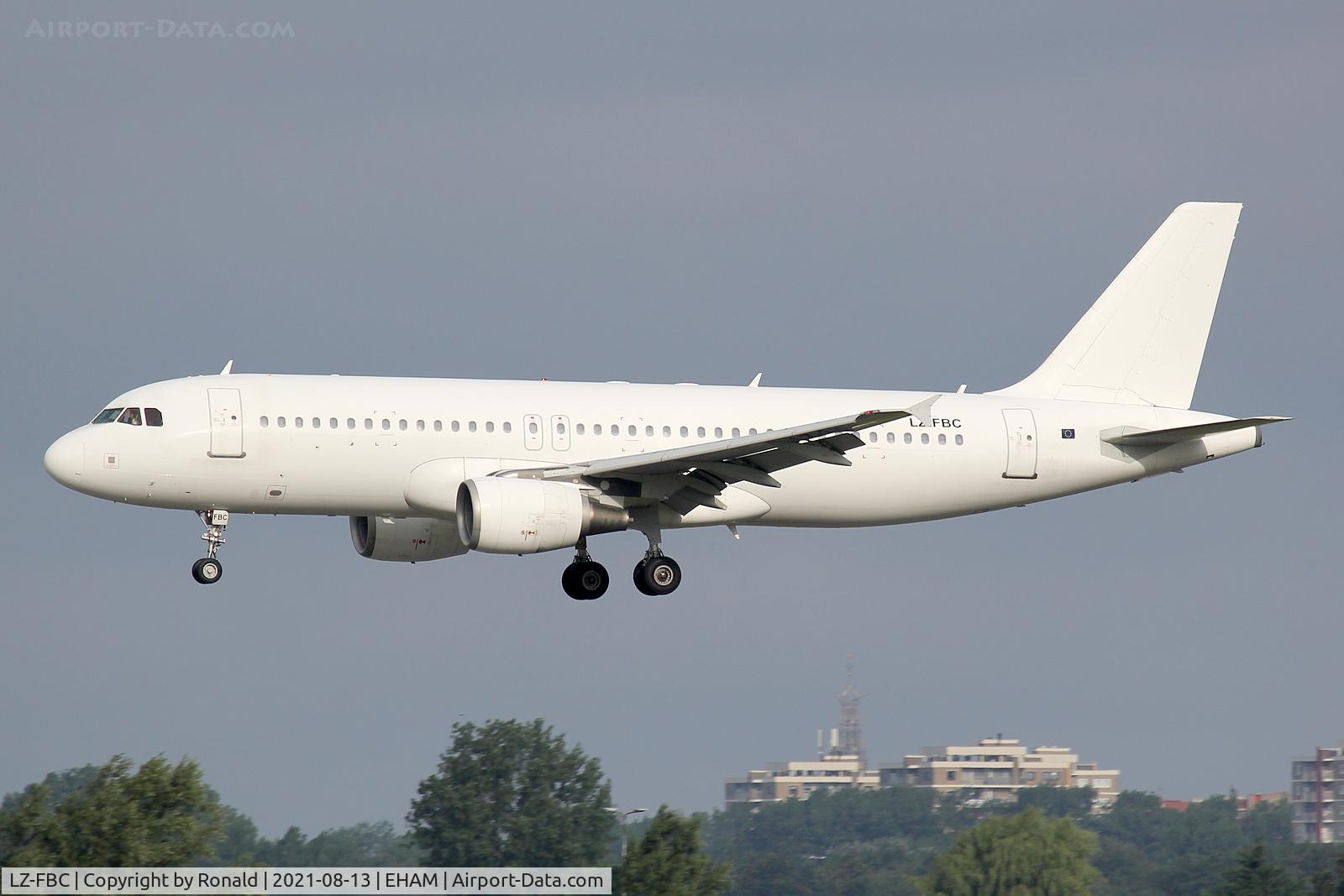 LZ-FBC, 2005 Airbus A320-214 C/N 2540, at spl