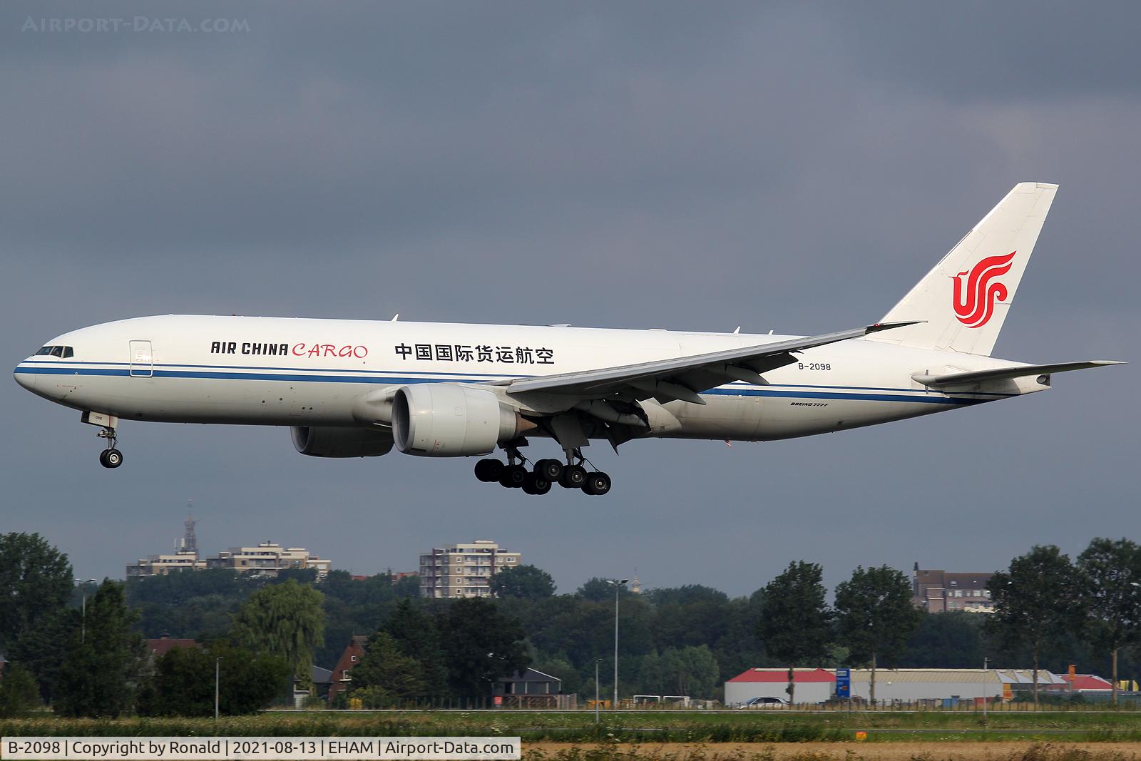 B-2098, 2014 Boeing 777-FFT C/N 44681, at spl