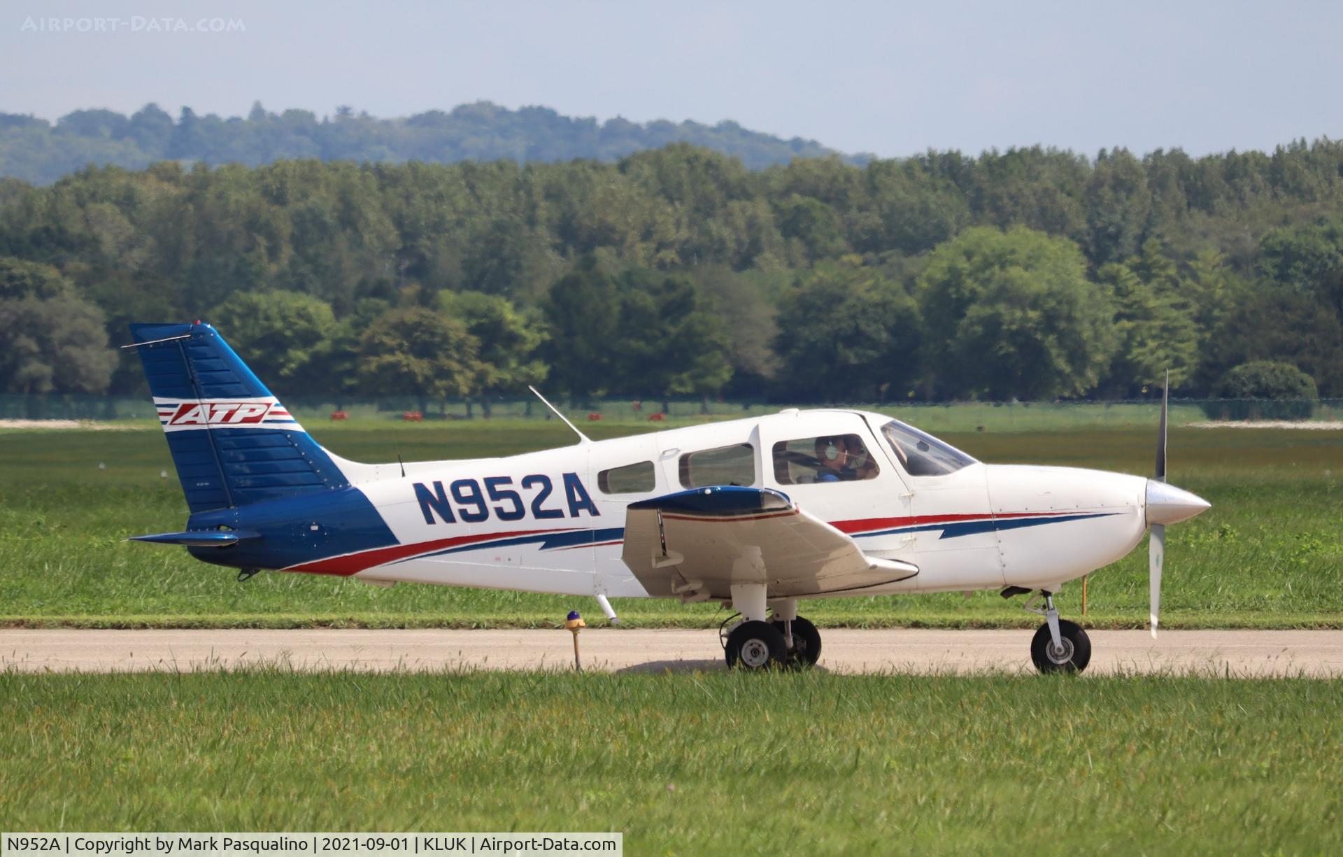 N952A, 2015 Piper PA-28-181 C/N 2843804, Piper PA-28-181