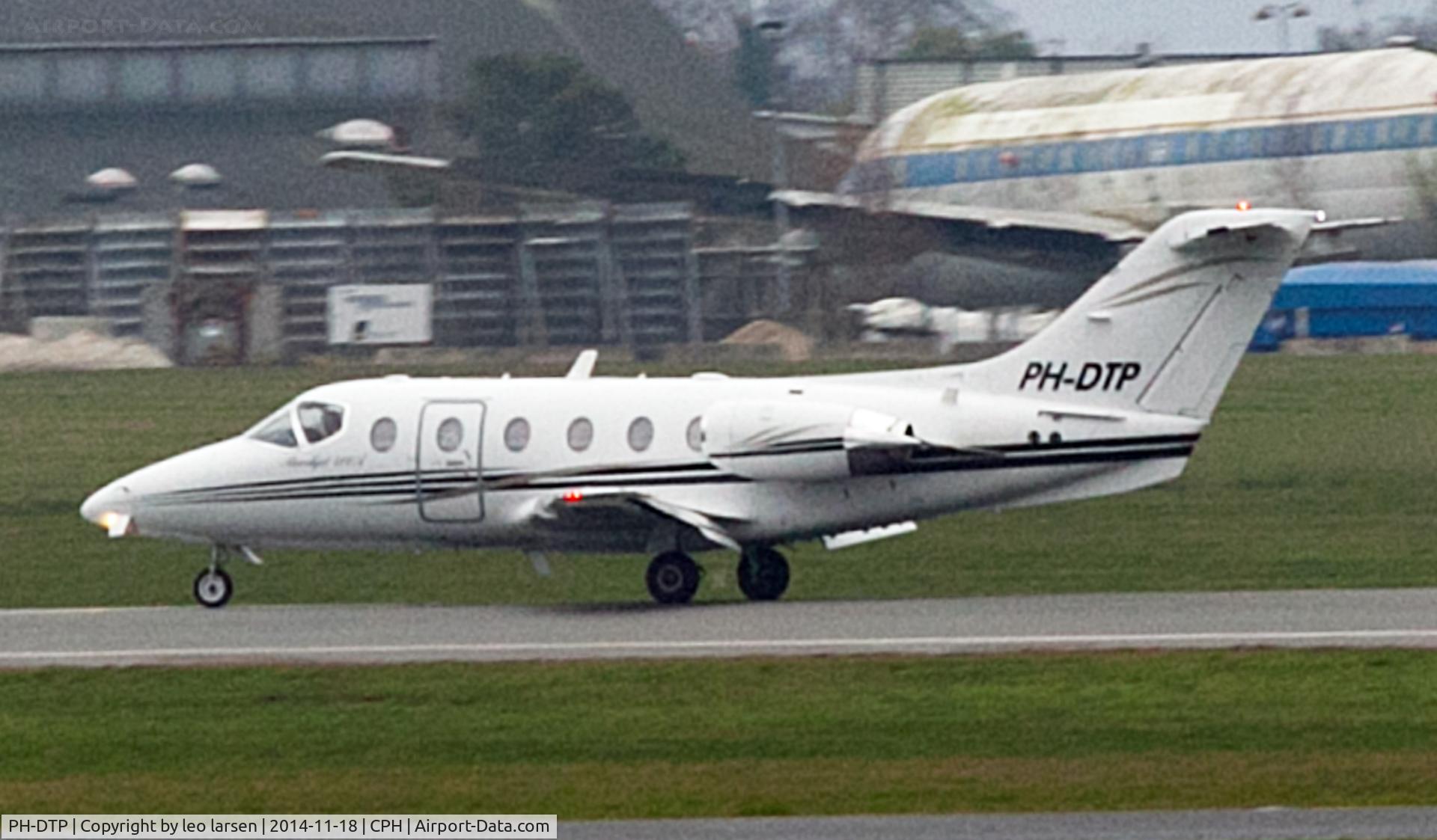 PH-DTP, 2001 Raytheon Beechjet 400A C/N RK-313, Copenhagen 18.11.2014