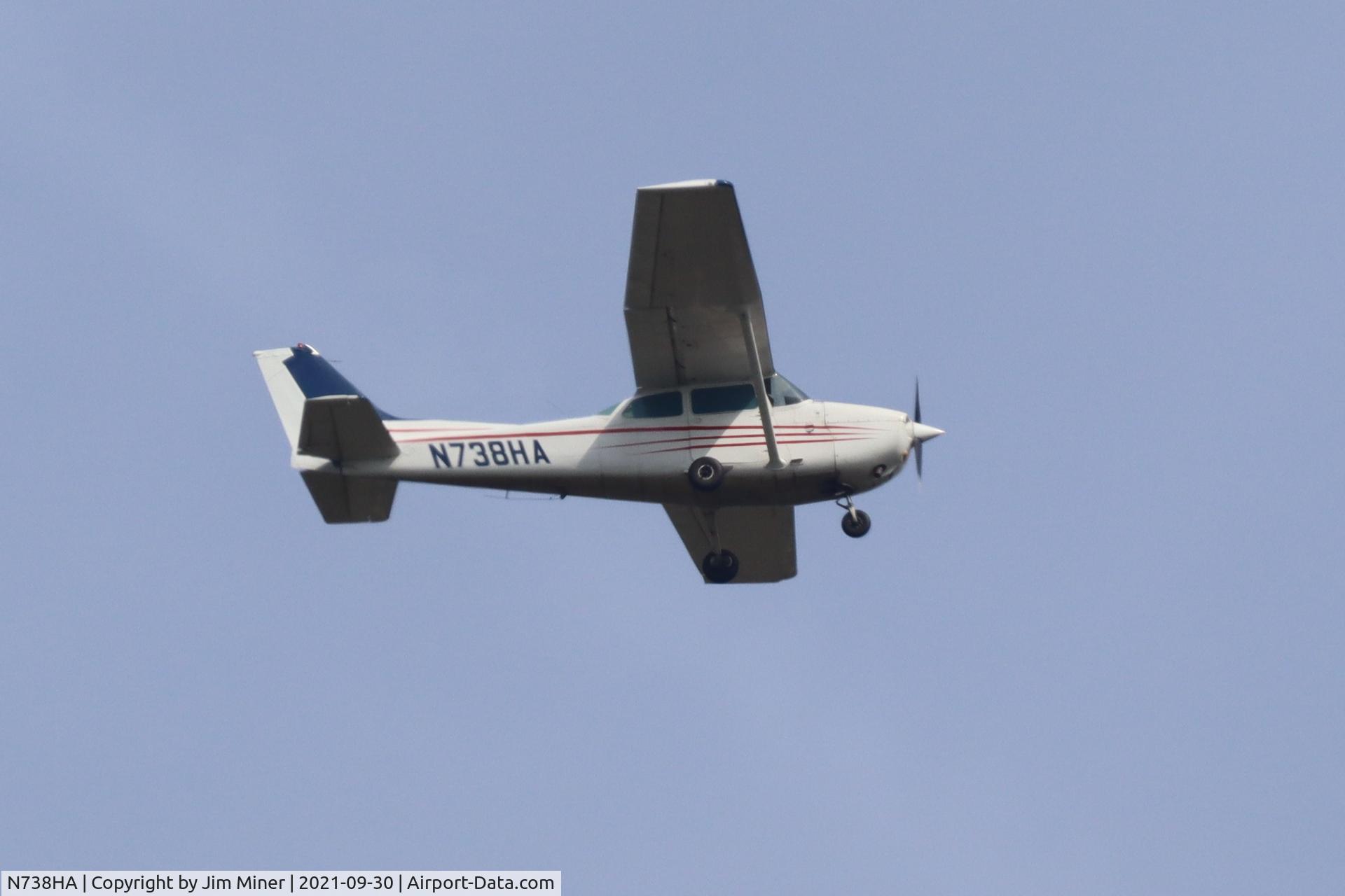 N738HA, 1977 Cessna 172N C/N 17269979, Flying over Sleepy Hollow, IL.
