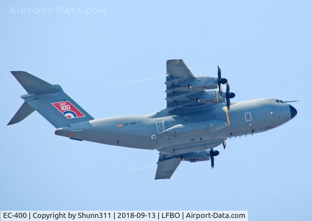 EC-400, 2015 Airbus A400M Atlas C/N 022, On take off with special RAF markings