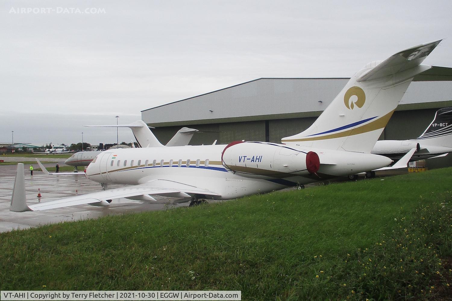 VT-AHI, Bombardier BD-700-1A11 Global 6000 C/N 9651, At Luton