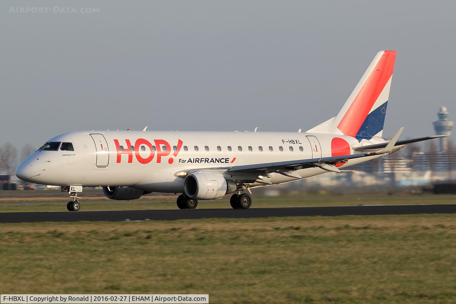 F-HBXL, 2004 Embraer 170LR (ERJ-170-100LR) C/N 17000009, at spl