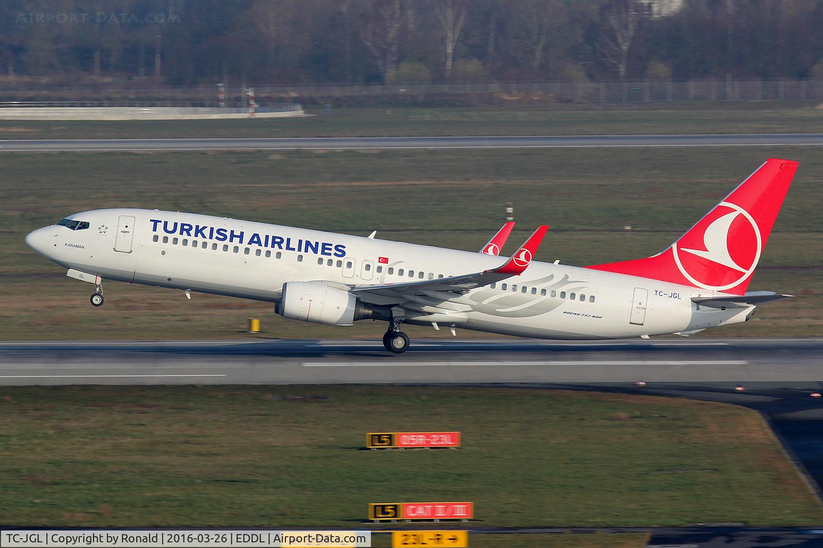 TC-JGL, 2006 Boeing 737-8F2 C/N 34410, at dus