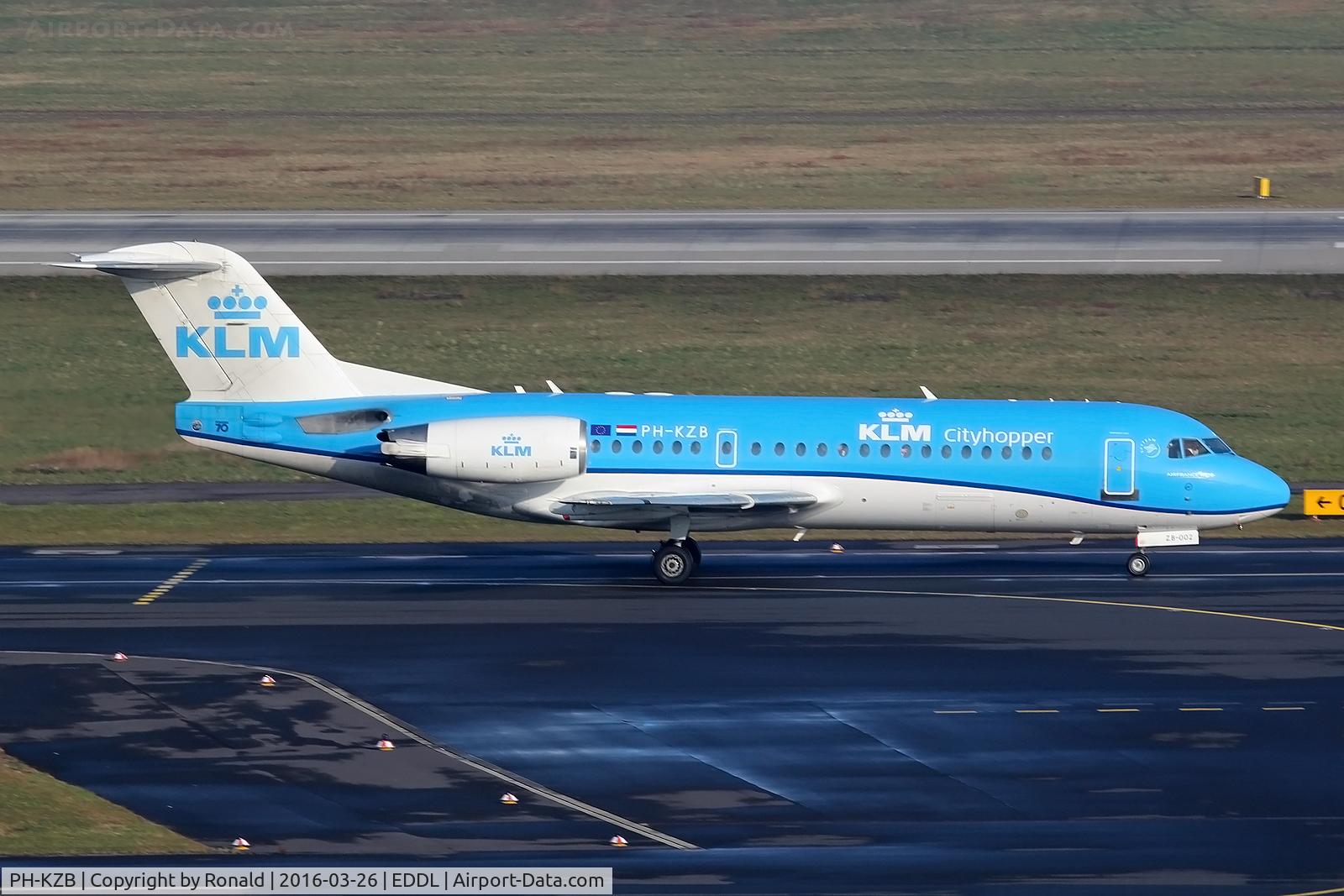 PH-KZB, 1996 Fokker 70 (F-28-070) C/N 11562, at dus