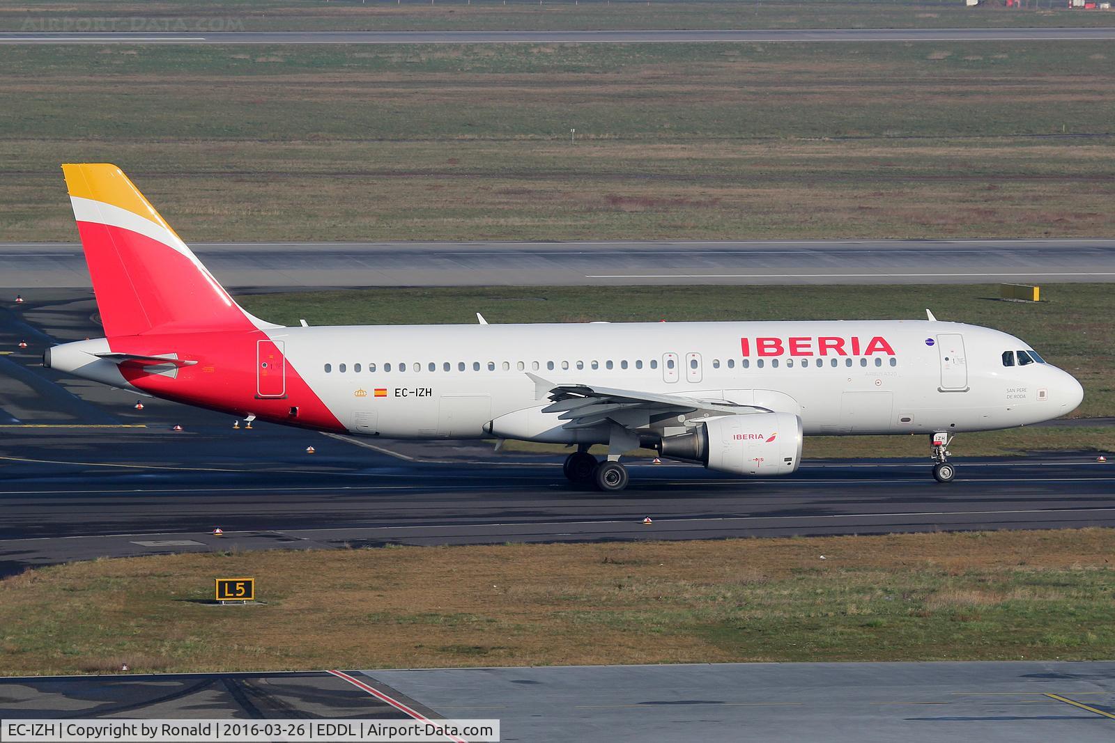 EC-IZH, 2004 Airbus A320-214 C/N 2225, at dus