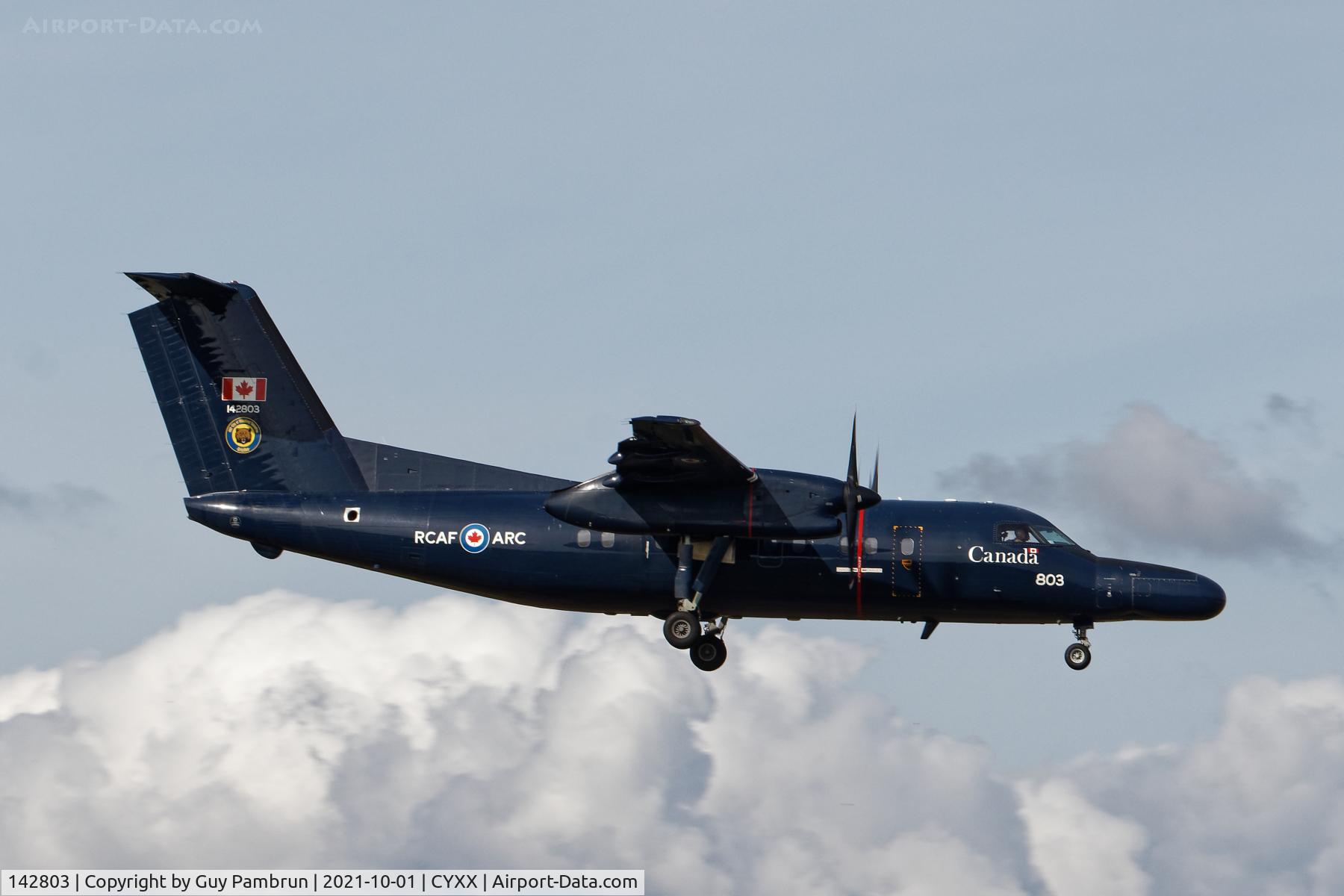 142803, 1987 De Havilland Canada CT-142 Dash 8 C/N 071, Landing on 07