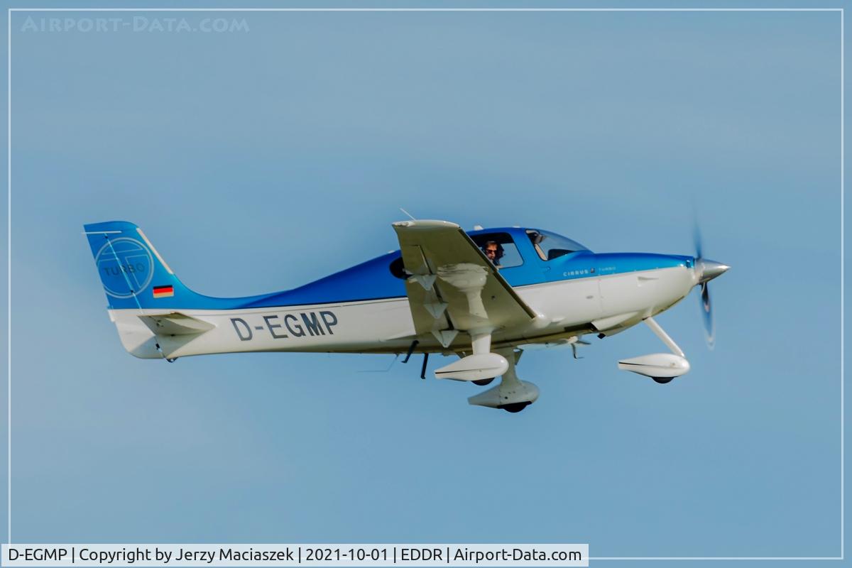 D-EGMP, 2010 Cirrus SR-22 G3-GTS Turbo C/N 3647, 2010 Cirrus SR-22 G3-GTS Turbo, c/n: 3647