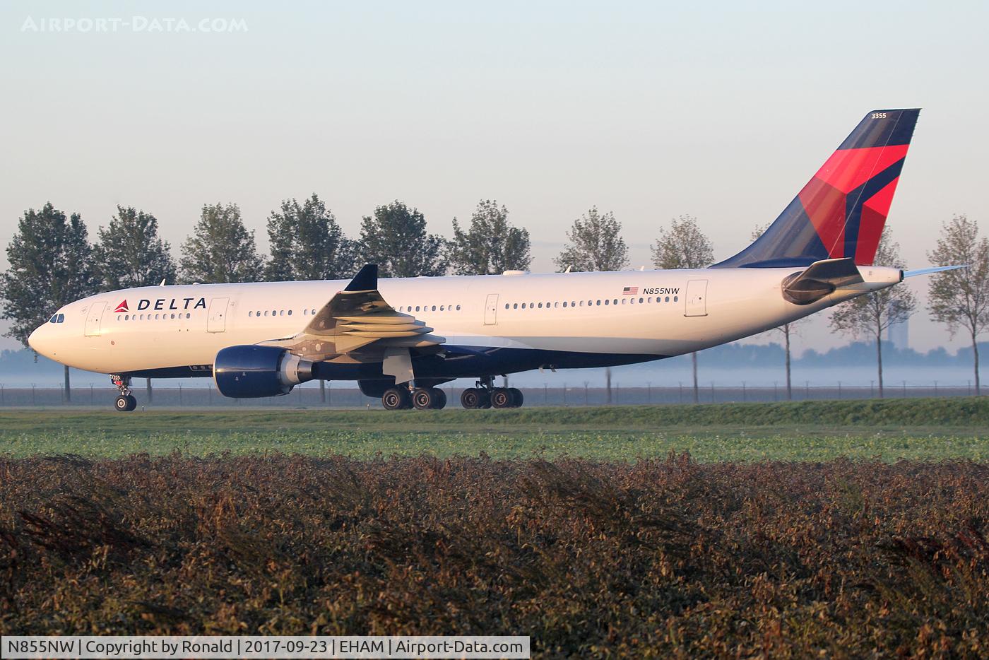 N855NW, 2004 Airbus A330-223 C/N 0621, at spl