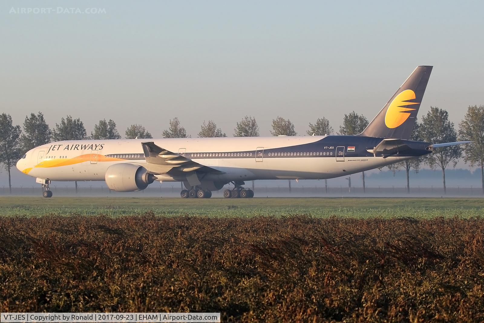 VT-JES, 2007 Boeing 777-35R/ER C/N 35159, at spl