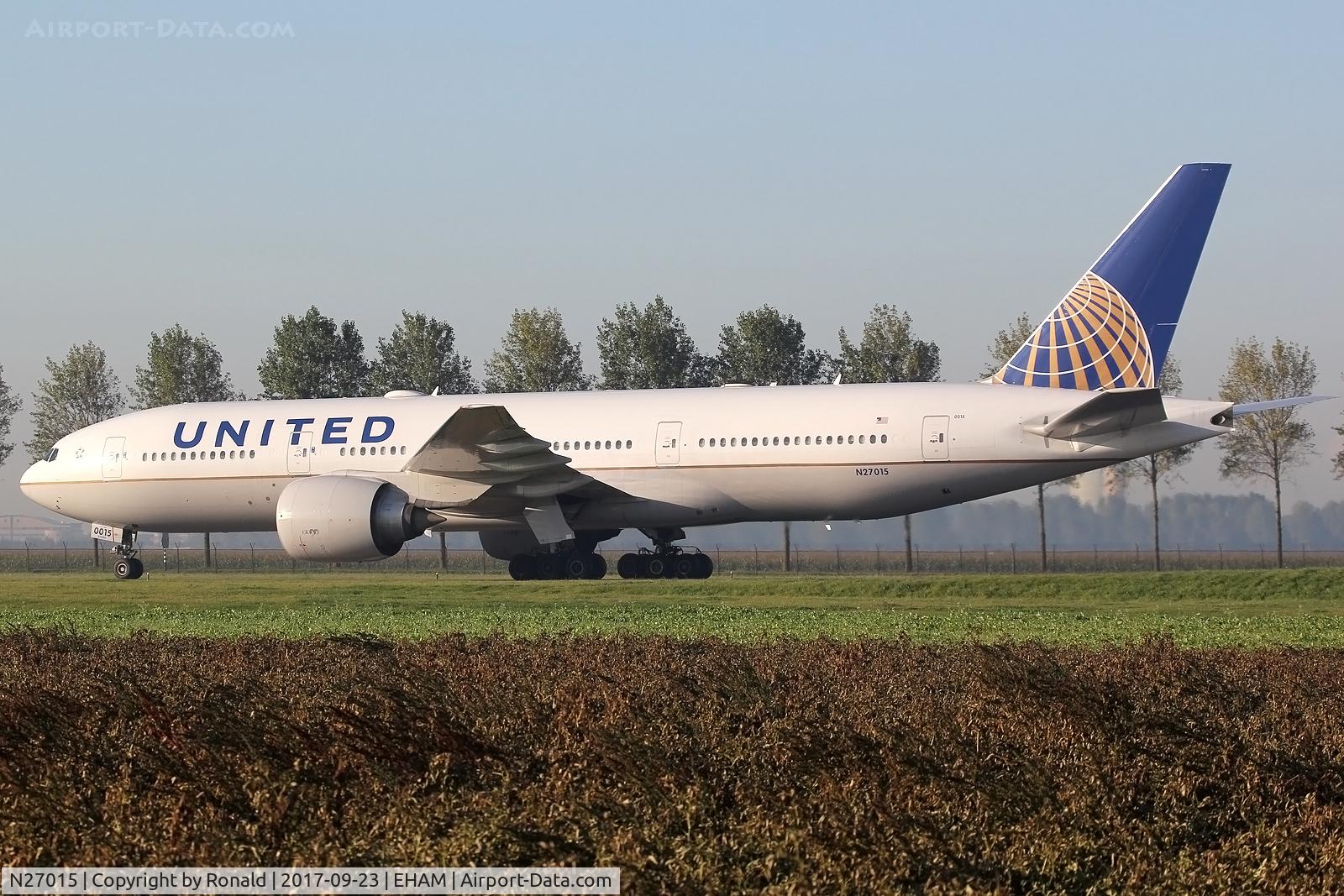 N27015, 2000 Boeing 777-224/ER C/N 28678, at spl