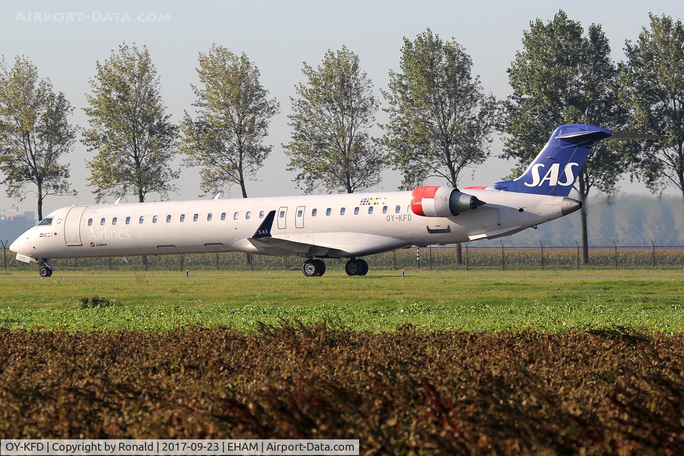OY-KFD, 2009 Bombardier CRJ-900 (CL-600-2D24) C/N 15221, at spl