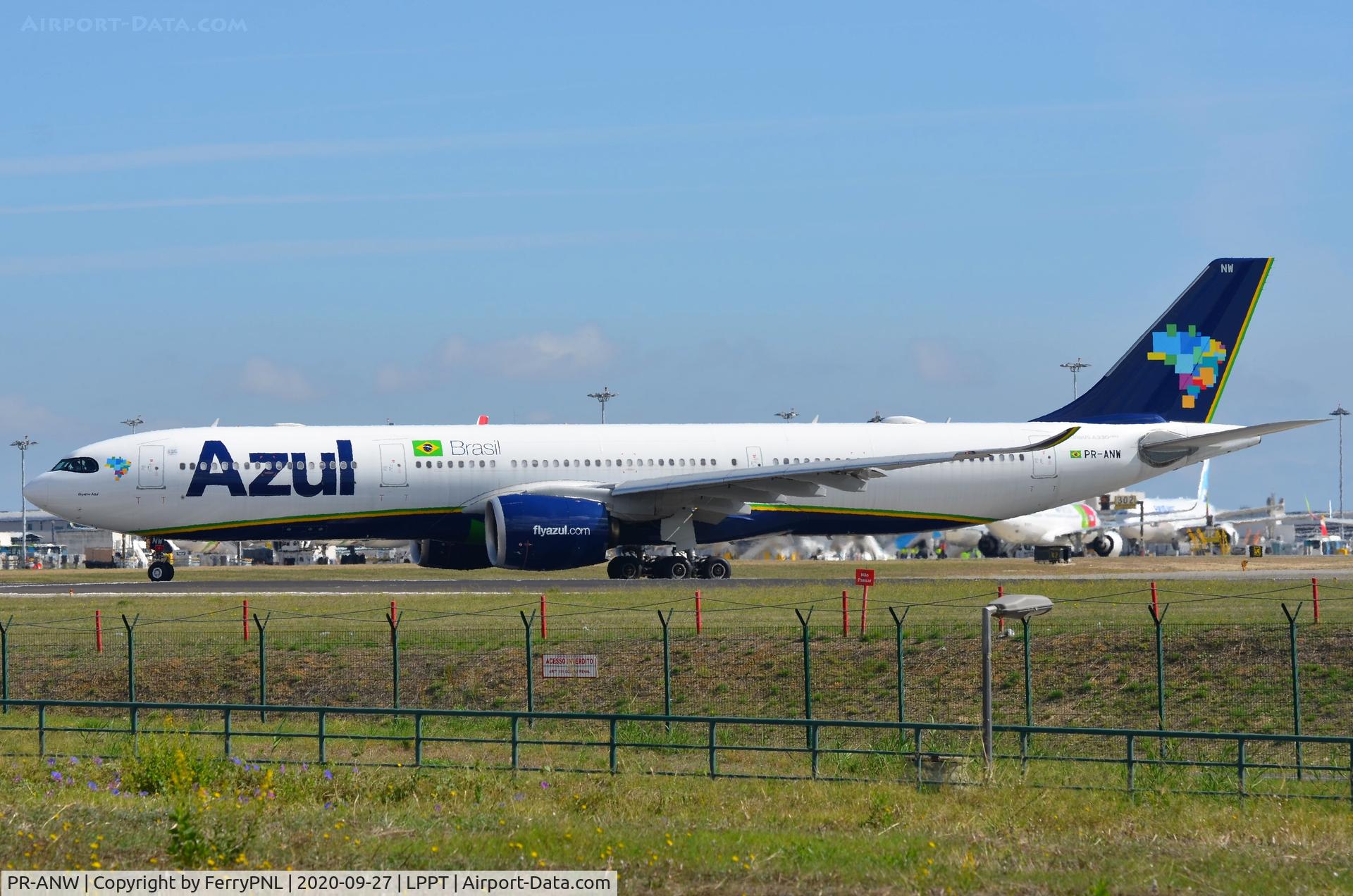 PR-ANW, 2020 Airbus A330-941 C/N 1934, Azul A339 lining-up