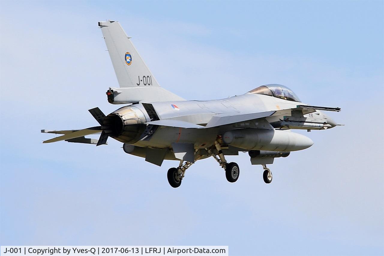 J-001, Fokker F-16AM Fighting Falcon C/N 6D-157, Fokker F-16AM Fighting Falcon, On final rwy 08, Landivisiau Naval Air Base (LFRJ) Tiger Meet 2017