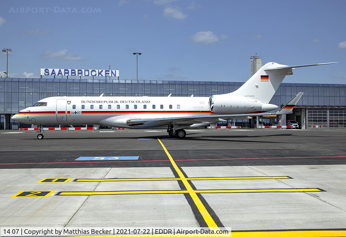 14 07, 2019 Bombardier BD-700-1A10 Global 6000 C/N 9865, 14+07