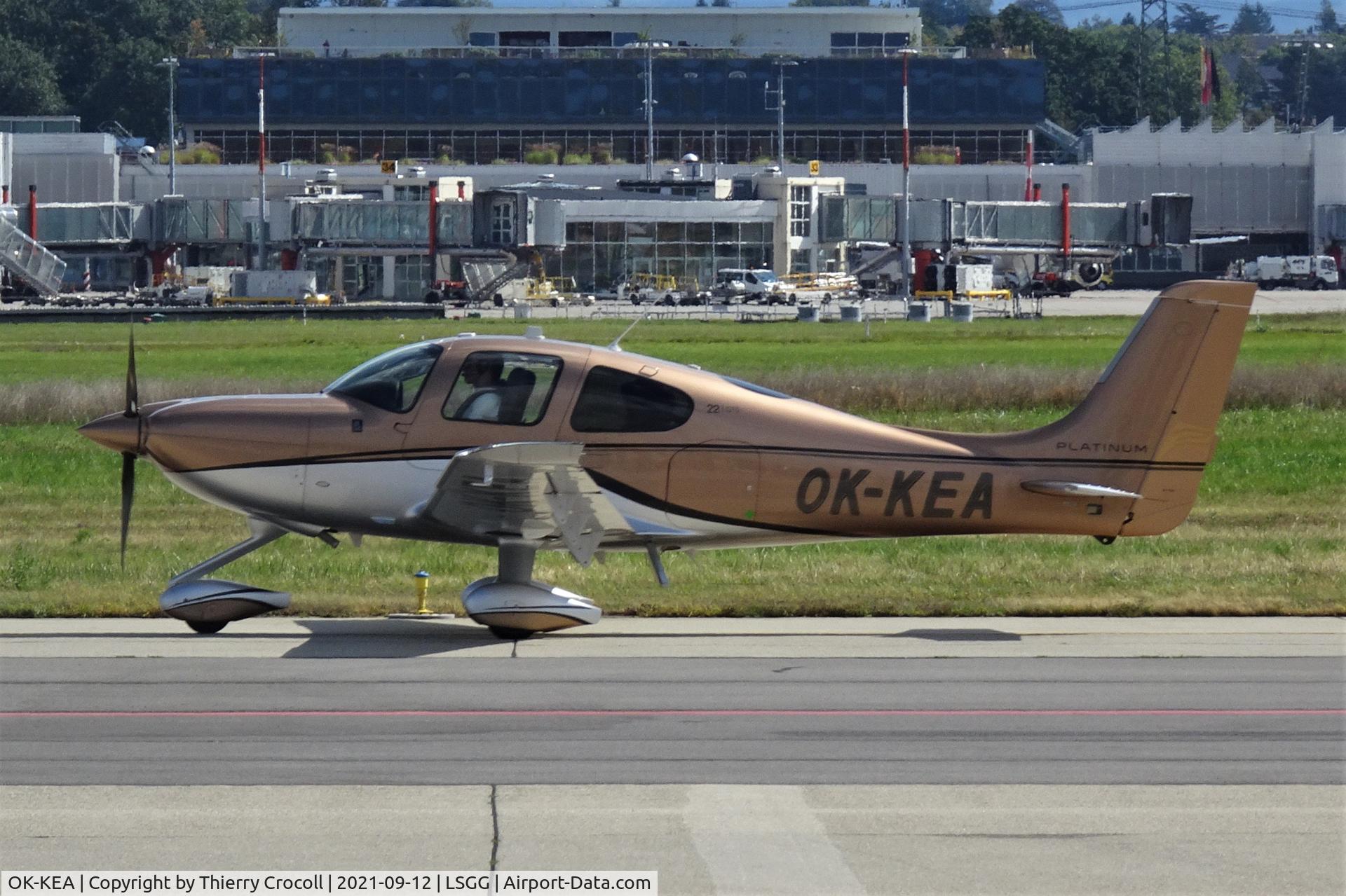 OK-KEA, Cirrus SR22 C/N 4498, Taxiing in at Geneva Airport, Switzerland