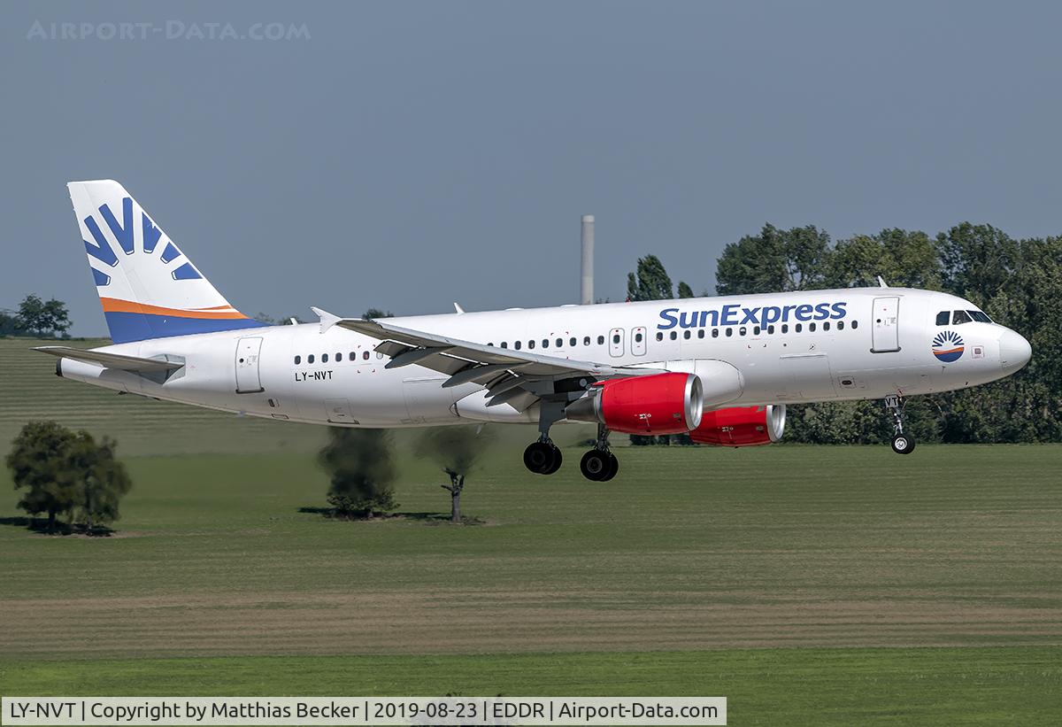 LY-NVT, Airbus A320-200 C/N 3949, LY-NVT