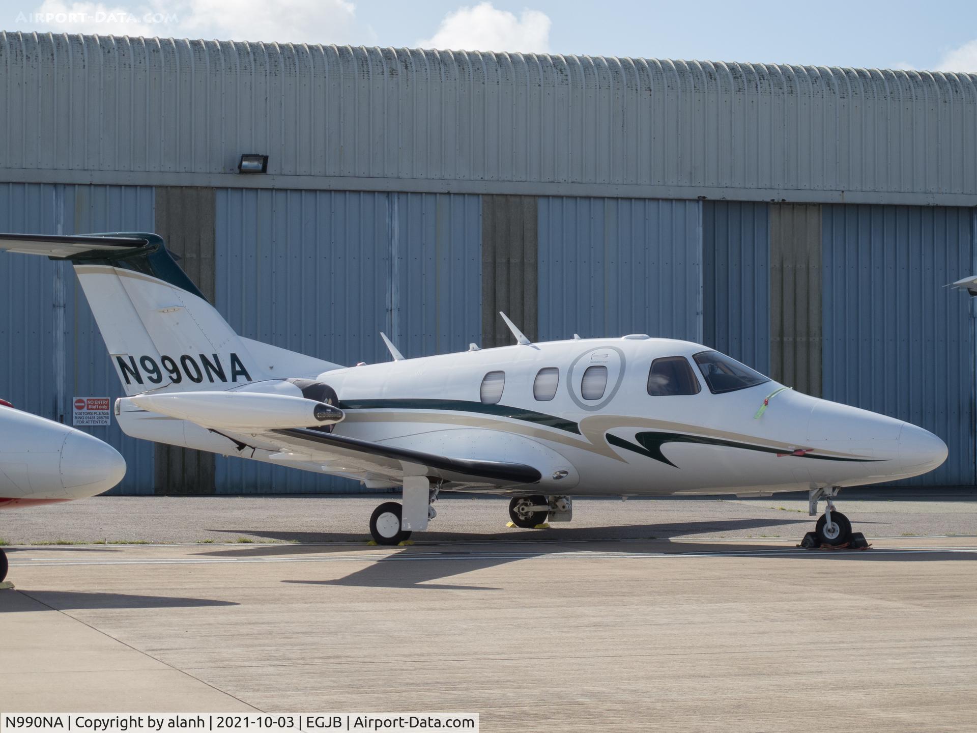 N990NA, 2007 Eclipse Aviation Corp EA500 C/N 000086, Parked outside ASG Guernsey