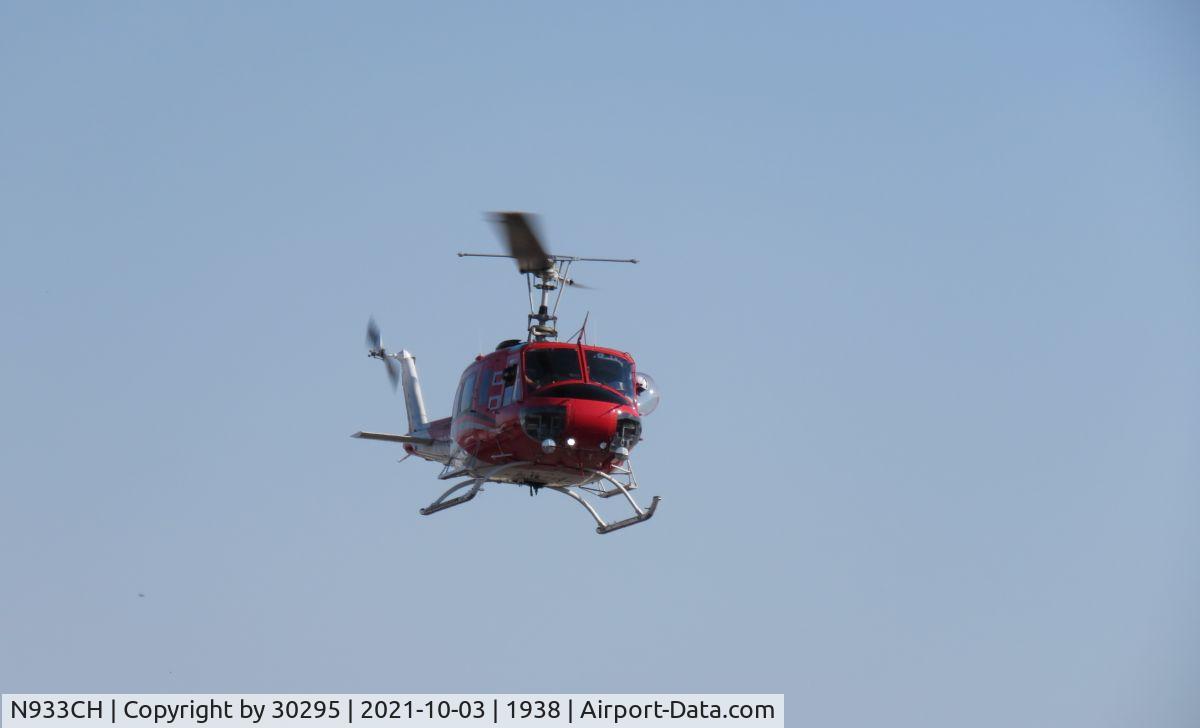 N933CH, 1969 Bell 205A-1 C/N 30062, Looking for dolly to land on