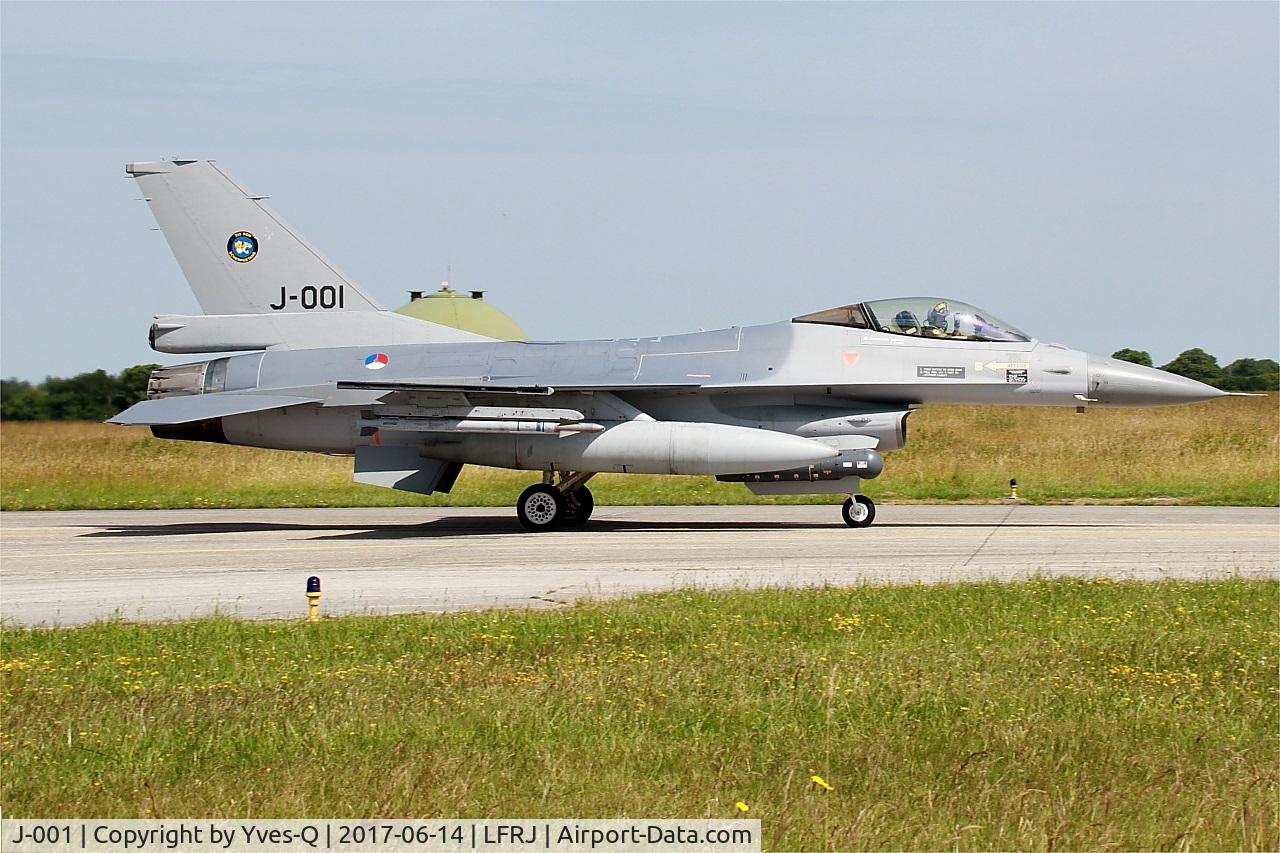 J-001, Fokker F-16AM Fighting Falcon C/N 6D-157, Fokker F-16AM Fighting Falcon, Taxiing to flight line, Landivisiau Naval Air Base (LFRJ) Tiger Meet 2017