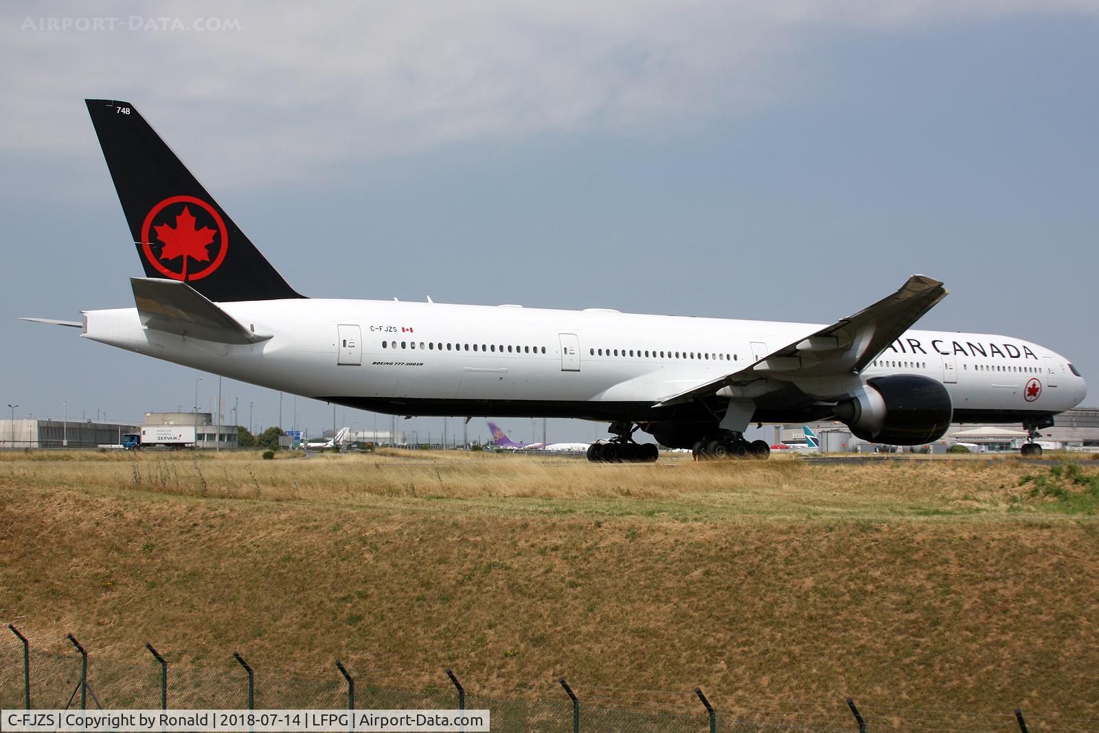 C-FJZS, 2016 Boeing 777-333/ER C/N 62400, at cdg