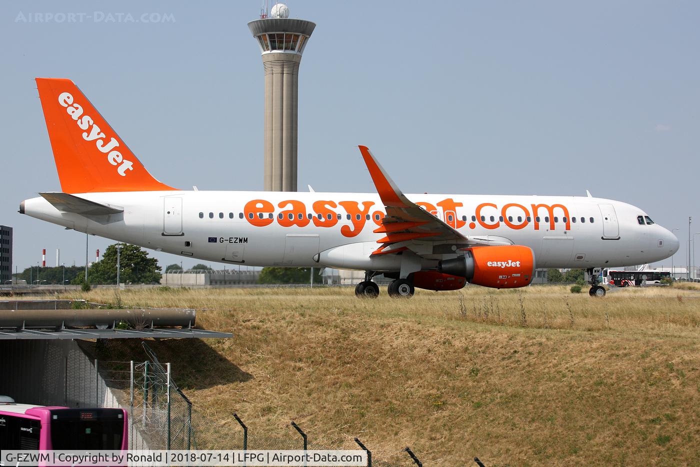 G-EZWM, 2013 Airbus A320-214 C/N 5739, at cdg