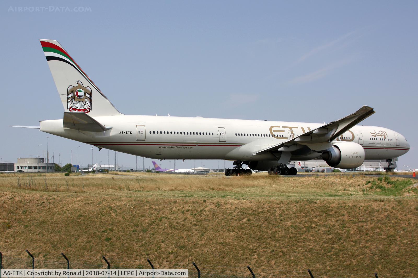 A6-ETK, 2012 Boeing 777-3FX/ER C/N 39686, at cdg