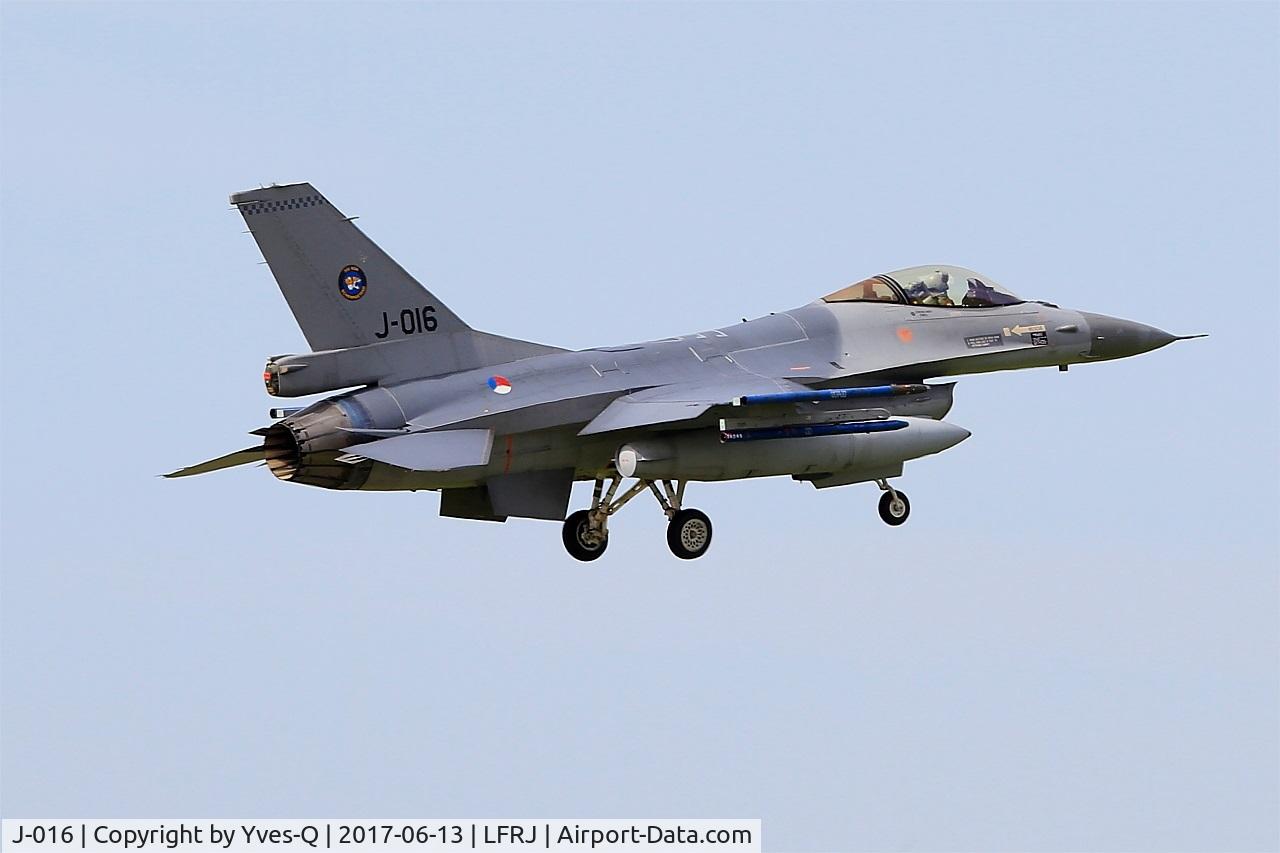 J-016, General Dynamics F-16AM Fighting Falcon C/N 6D-172, General Dynamics F-16AM Fighting Falcon, On final rwy 08, Landivisiau Naval Air Base (LFRJ) Tiger Meet 2017
